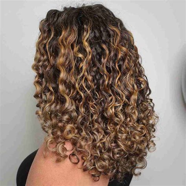 Ultimate Detangling Guide: Unknotting Curly Hair With Ease